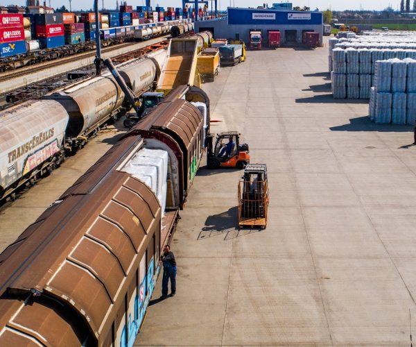 b2a96ccf-f033-4960-aa1e-2284bd97261e