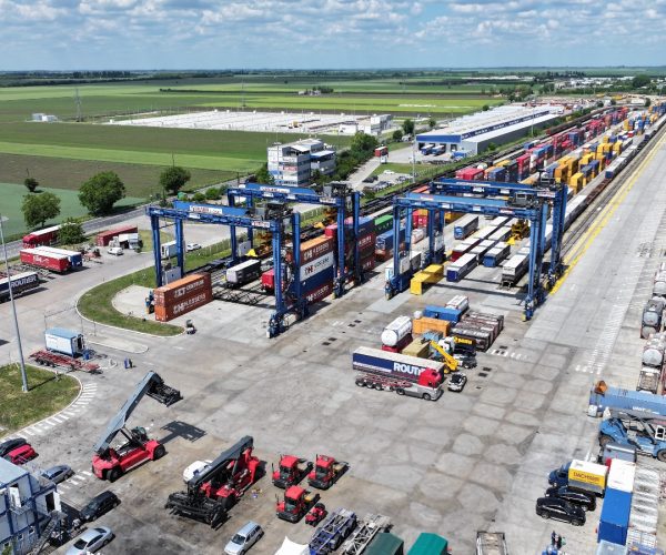 ea32ed31-b5f1-4495-af87-70fa6d57d589